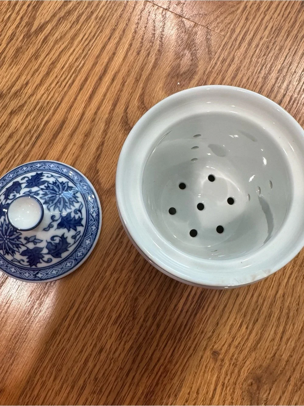 Blue and White Porcelain Tea Mug with Lid and Infuser
